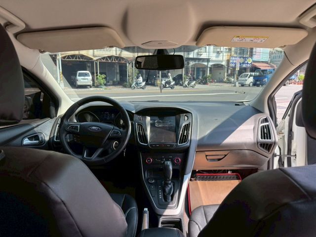 第三代小改款車型 渦輪增壓引擎  原鈑件 里程保證 手自排檔 多功能影音系統 認證車 有保固 可貸款  第7張相片