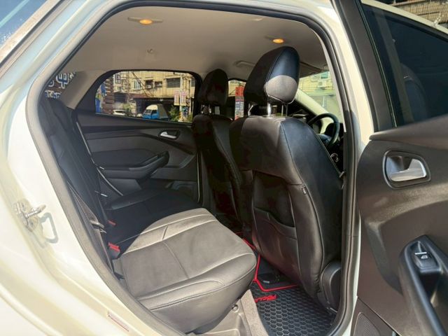 第三代小改款車型 渦輪增壓引擎  原鈑件 里程保證 手自排檔 多功能影音系統 認證車 有保固 可貸款  第10張相片