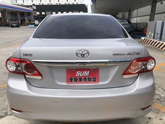耐用 好維修 省油 原鈑件 碼錶原車主更換過 實際里程約26萬多 認證車 可貸款 優質代步中型轎車款  第5張相片
