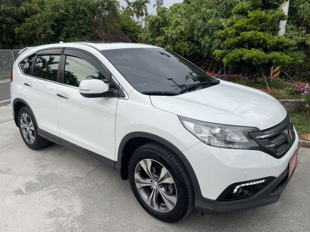 鈑件原 里程保證 車況優 HID頭燈 影音系統 快撥鍵 天窗 定速巡航 衛星導航中控螢幕倒車顯影 認證車 有保固 可貸款  第3張相片