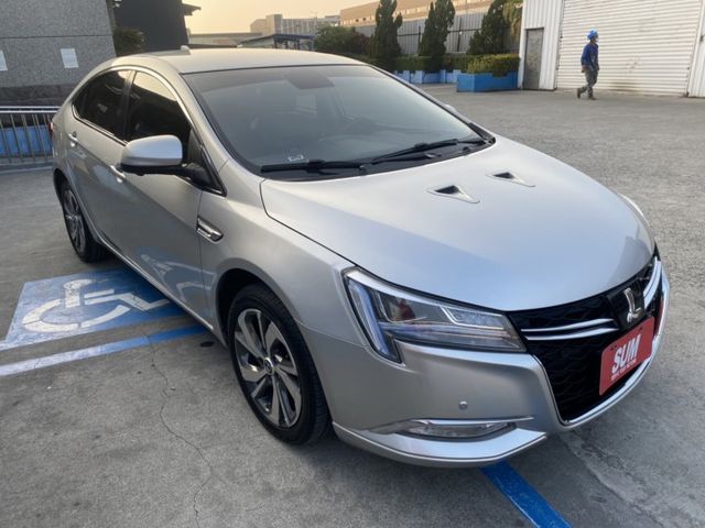 一手車 鈑件原 里程保證  1.8渦輪增壓 原廠超大螢幕影音系統 省油 好駕馭 CP值高 有保固 雙認證 可貸款  第3張相片