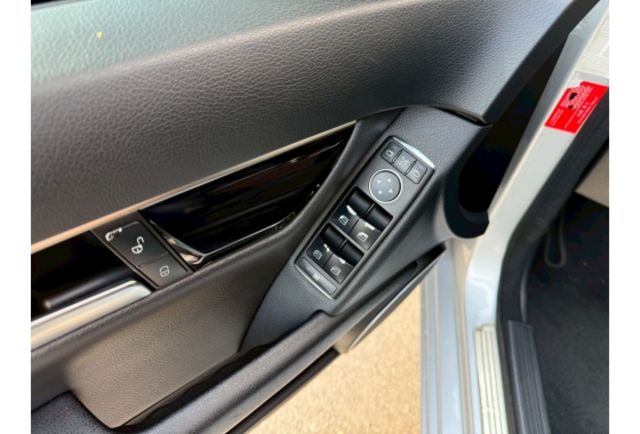 Benz C180  第19張相片