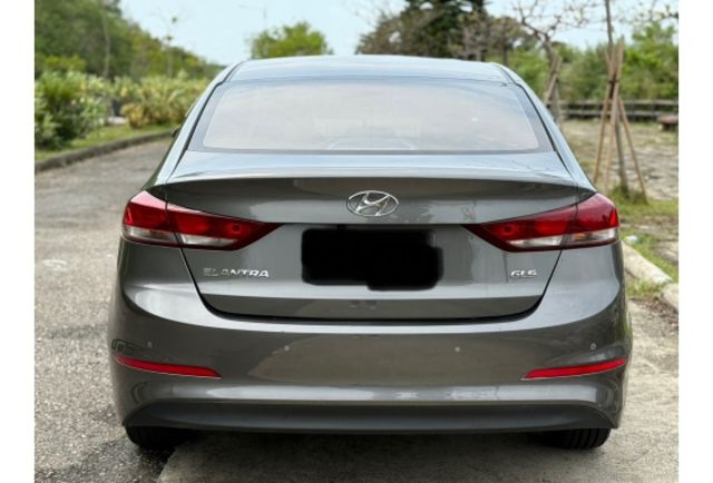 Hyundai ELANTRA  第4張相片