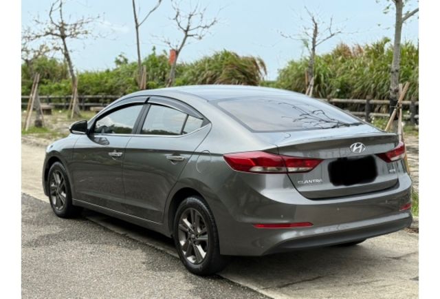 Hyundai ELANTRA  第6張相片