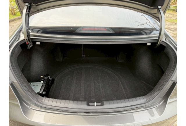 Hyundai ELANTRA  第9張相片