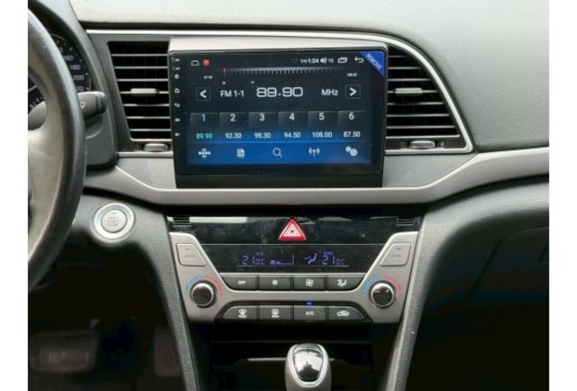 Hyundai ELANTRA  第14張相片