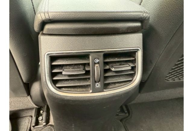 Hyundai ELANTRA  第18張相片