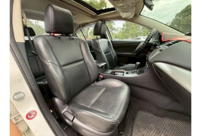 Mazda MAZDA3  第9張相片