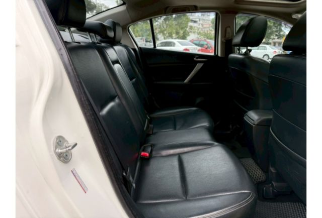 Mazda MAZDA3  第10張相片