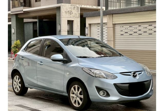 Mazda MAZDA2  第2張相片