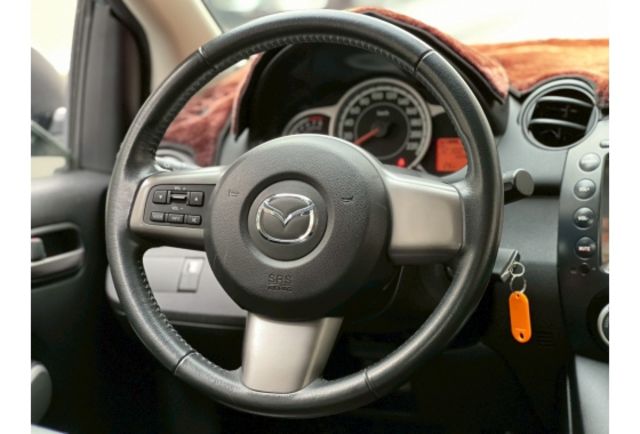 Mazda MAZDA2  第10張相片