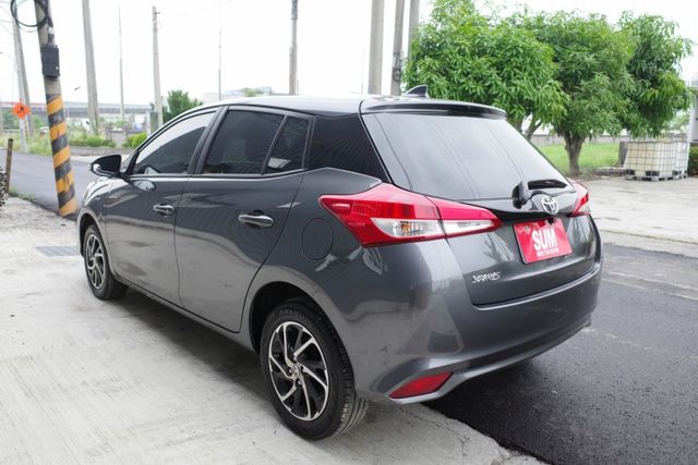 2021 Toyota Yaris 里程實跑5萬8 倒車顯影 行車紀錄器 藍芽  第7張相片