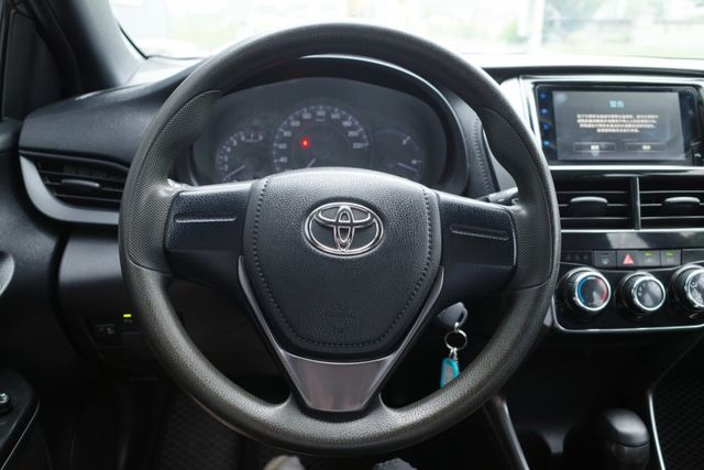 2021 Toyota Yaris 里程實跑5萬8 倒車顯影 行車紀錄器 藍芽  第9張相片