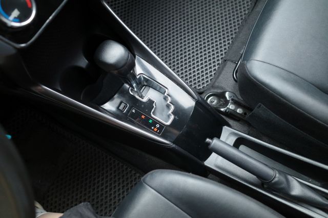 2021 Toyota Yaris 里程實跑5萬8 倒車顯影 行車紀錄器 藍芽  第13張相片