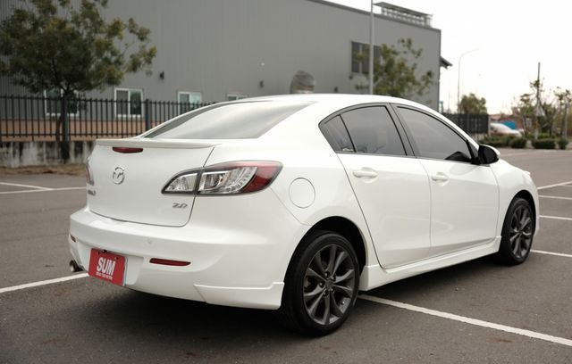2014 Mazda 馬3 4D 尊貴型 2.0 導航 藍芽 電視 分區恆溫 電動天窗 倒車顯影 里程僅5.9萬  第4張相片