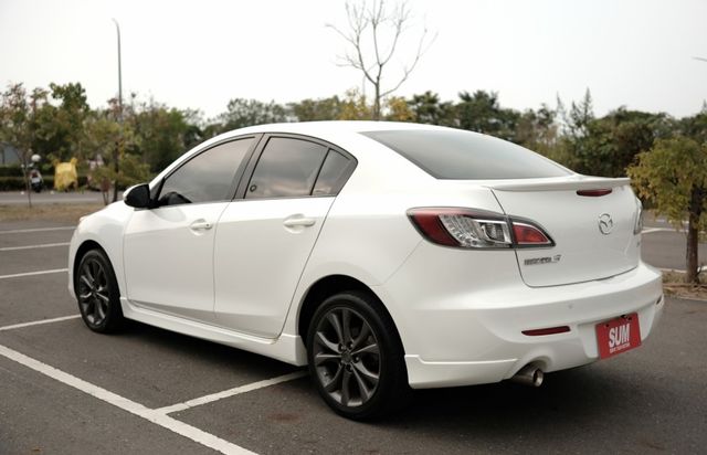 2014 Mazda 馬3 4D 尊貴型 2.0 導航 藍芽 電視 分區恆溫 電動天窗 倒車顯影 里程僅5.9萬  第5張相片