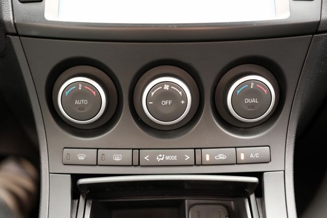 2014 Mazda 馬3 4D 尊貴型 2.0 導航 藍芽 電視 分區恆溫 電動天窗 倒車顯影 里程僅5.9萬  第14張相片