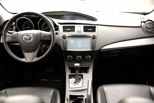2014 Mazda 馬3 4D 尊貴型 2.0 導航 藍芽 電視 分區恆溫 電動天窗 倒車顯影 里程僅5.9萬  第18張相片