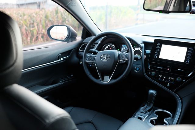 2022 Toyota Camry 尊爵版2.0 ACC ikey 盲點偵測 倒車顯影 雙前座電動調整 雙區恆溫  第18張相片