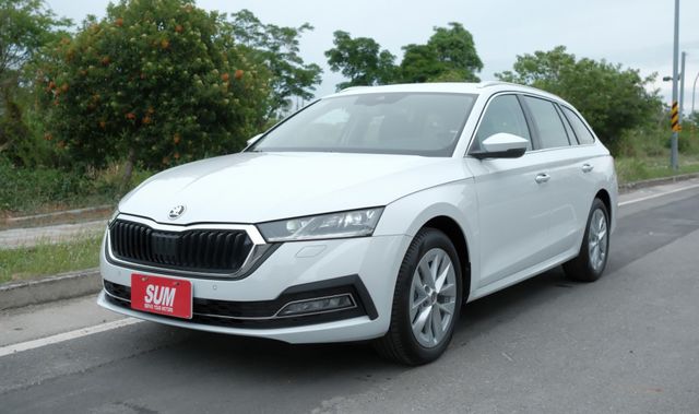 2023 Skoda Octavia Combi  e-TEC 全新業績車 換檔撥片 Carplay 電動尾門 氣氛燈  第2張相片