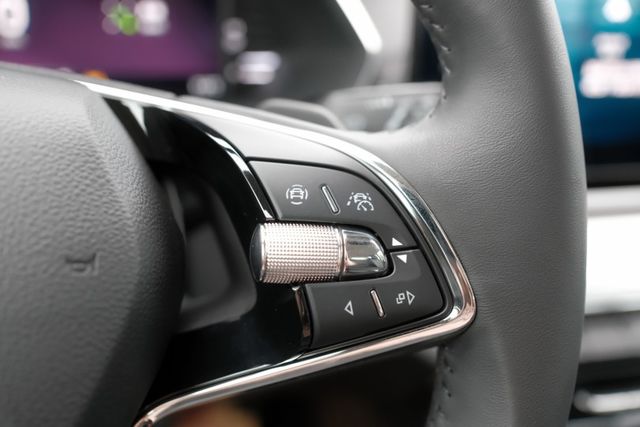 2023 Skoda Octavia Combi  e-TEC 全新業績車 換檔撥片 Carplay 電動尾門 氣氛燈  第9張相片