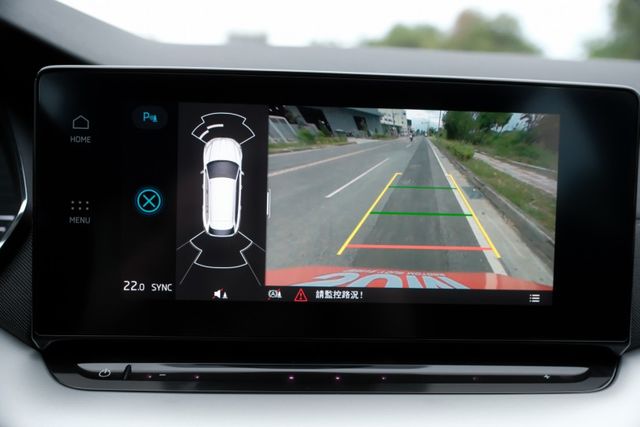 2023 Skoda Octavia Combi  e-TEC 全新業績車 換檔撥片 Carplay 電動尾門 氣氛燈  第12張相片