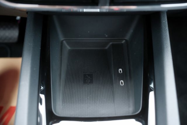 2023 Skoda Octavia Combi  e-TEC 全新業績車 換檔撥片 Carplay 電動尾門 氣氛燈  第16張相片