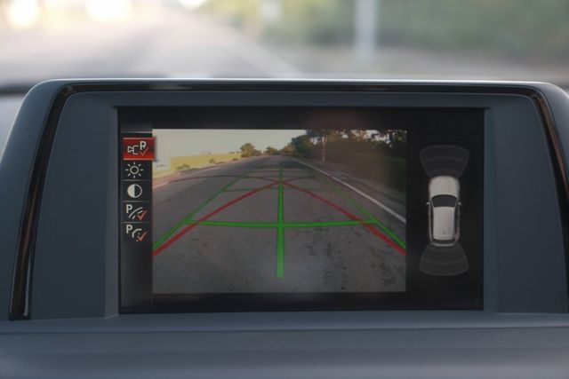 2015 BMW 120i 分區恆溫Push Start 一手車里程保證7.8萬 機油,變速箱油,油底殼,綜合皮帶已更換  第14張相片