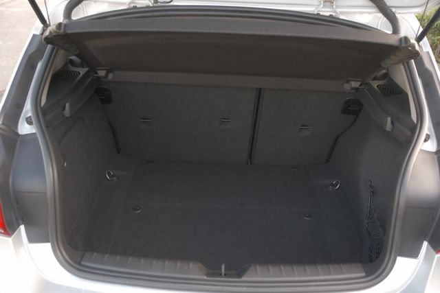 2015 BMW 120i 分區恆溫Push Start 一手車里程保證7.8萬 機油,變速箱油,油底殼,綜合皮帶已更換  第20張相片