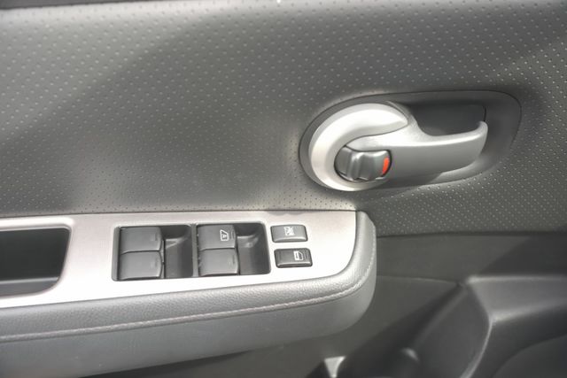 2011 Nissan Tiida 5D 1.8 L  定速 IKEY 倒車雷達 恆溫空調 里程保證僅5.2萬  第13張相片