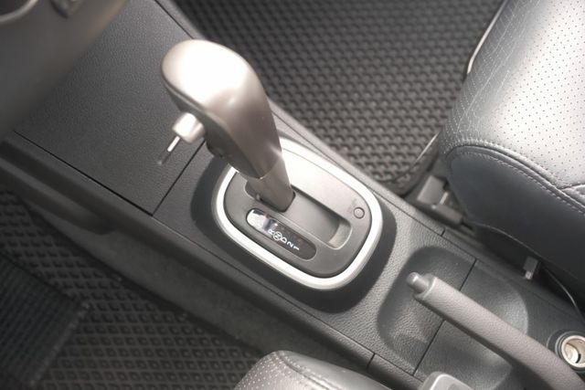 2011 Nissan Tiida 5D 1.8 L  定速 IKEY 倒車雷達 恆溫空調 里程保證僅5.2萬  第17張相片