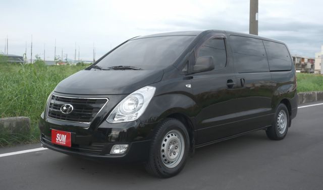 2016 Hyundai Starex 尊貴型 2.5 九人座 定速 倒車顯影 藍芽 方向盤快控 里程保證12.2萬  第2張相片