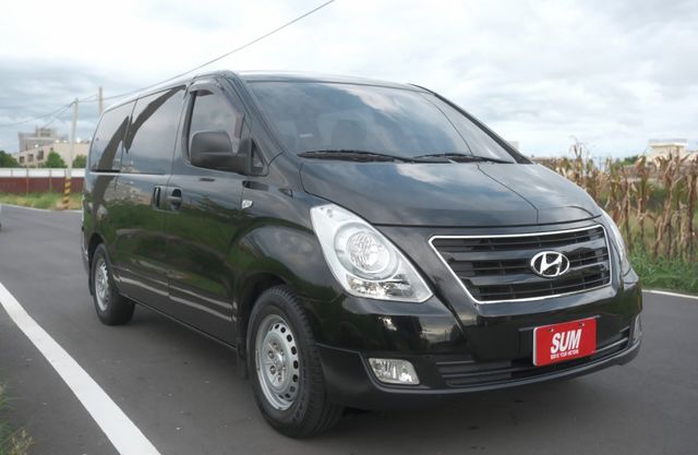 2016 Hyundai Starex 尊貴型 2.5 九人座 定速 倒車顯影 藍芽 方向盤快控 里程保證12.2萬  第3張相片