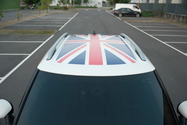 2019 Mini Countryman Cooper 1.5 定速 雙電動椅 ikey 電動尾門 倒車顯影 分區恆溫  第6張相片