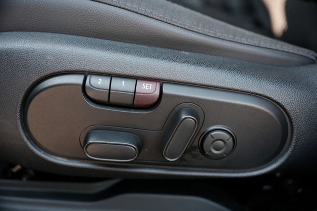 2019 Mini Countryman Cooper 1.5 定速 雙電動椅 ikey 電動尾門 倒車顯影 分區恆溫  第11張相片