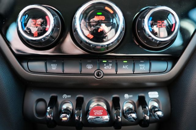 2019 Mini Countryman Cooper 1.5 定速 雙電動椅 ikey 電動尾門 倒車顯影 分區恆溫  第16張相片