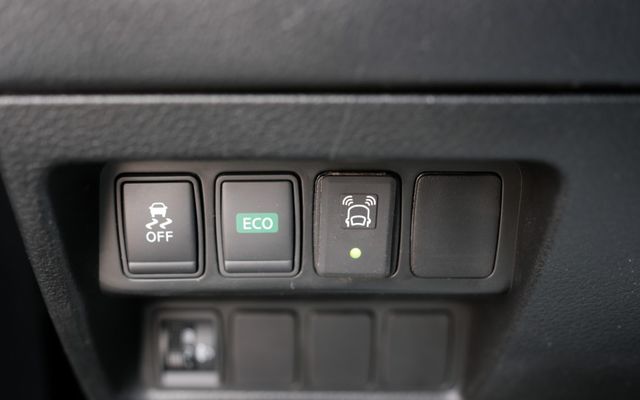 2018 Nissan X-Trail 經典版 2.0 分區恆溫 倒車顯影 抬頭顯示器 後座出風口 里程保證6.2萬  第10張相片