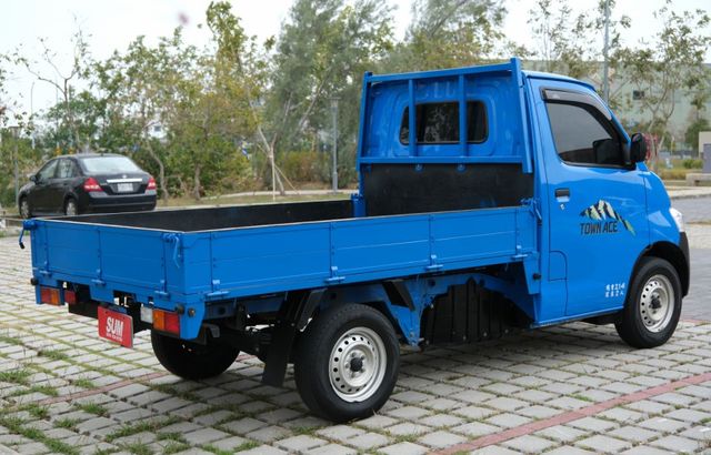 2024 Toyota Townace 1.5 自排 倒車顯影 藍芽 LED頭燈 原廠保固中  第4張相片