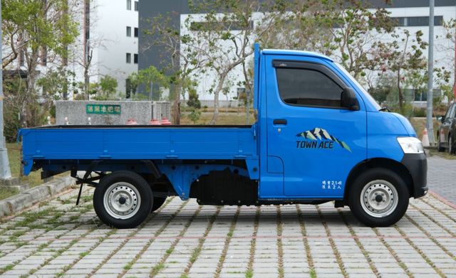 2024 Toyota Townace 1.5 自排 倒車顯影 藍芽 LED頭燈 原廠保固中  第6張相片