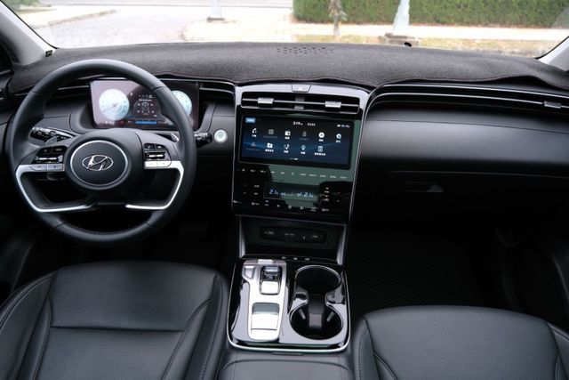 2023 Hyundai Tucson L GLT-B 1.6 換檔撥片 全景天窗 電動尾門 ACC 導航 ikey  第11張相片