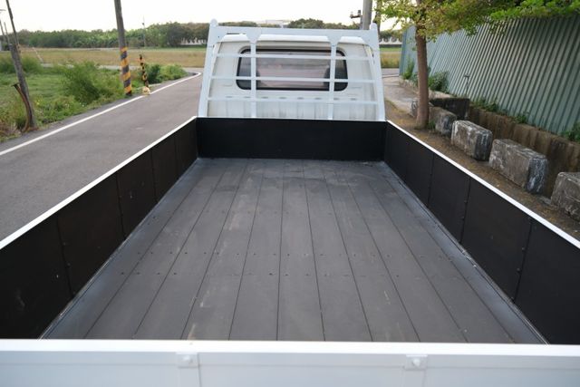 2017 中華 得利卡 2.4 手排 原廠更換錶頭,實際里程為146081公里  第8張相片