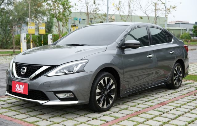 2018 Nissan Sentra 尊爵版 1.8 定速 導航 環景影像 電動天窗 分區恆溫 ikey 盲點偵測  第2張相片