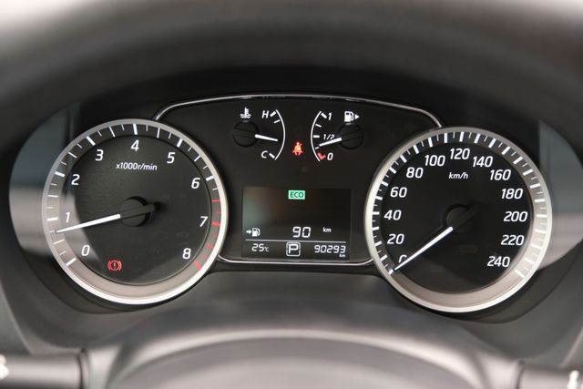 2018 Nissan Sentra 尊爵版 1.8 定速 導航 環景影像 電動天窗 分區恆溫 ikey 盲點偵測  第10張相片