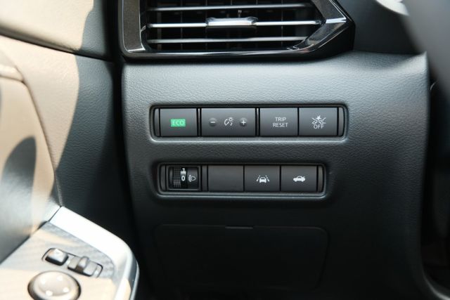 2023 Nissan Sentra 尊爵智駕版1.6 分區恆溫 ACC盲點偵測 Carplay 環景影像 前方駐車雷達  第13張相片