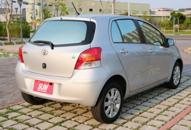 2012 Toyota Yaris G Leather 1.5 恆溫空調 安卓機 倒車顯影 Carplay 抬頭顯示器  第4張相片