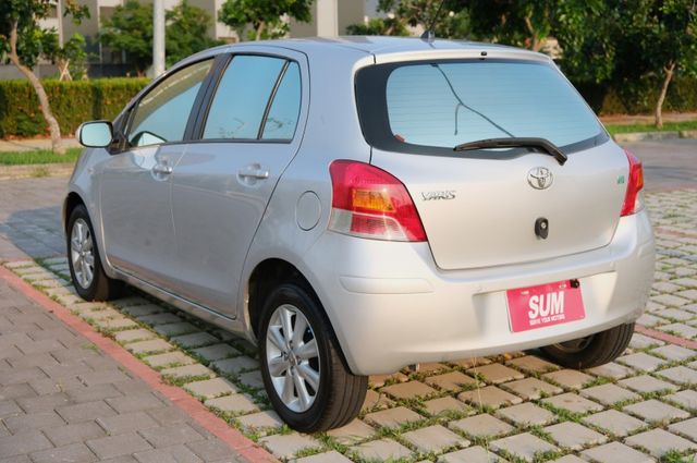 2012 Toyota Yaris G Leather 1.5 恆溫空調 安卓機 倒車顯影 Carplay 抬頭顯示器  第5張相片