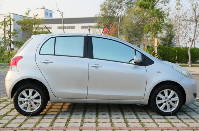 2012 Toyota Yaris G Leather 1.5 恆溫空調 安卓機 倒車顯影 Carplay 抬頭顯示器  第6張相片