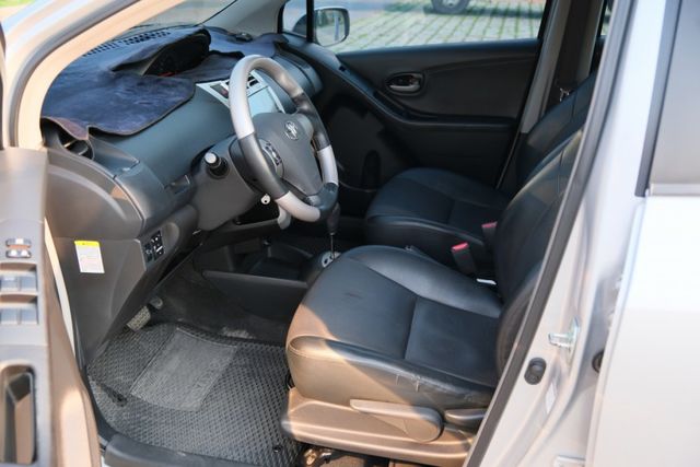 2012 Toyota Yaris G Leather 1.5 恆溫空調 安卓機 倒車顯影 Carplay 抬頭顯示器  第7張相片