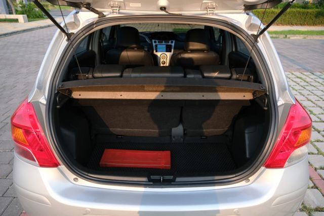 2012 Toyota Yaris G Leather 1.5 恆溫空調 安卓機 倒車顯影 Carplay 抬頭顯示器  第9張相片