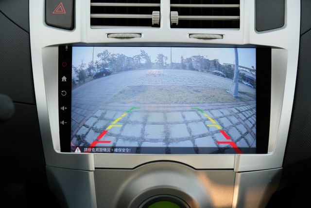 2012 Toyota Yaris G Leather 1.5 恆溫空調 安卓機 倒車顯影 Carplay 抬頭顯示器  第15張相片